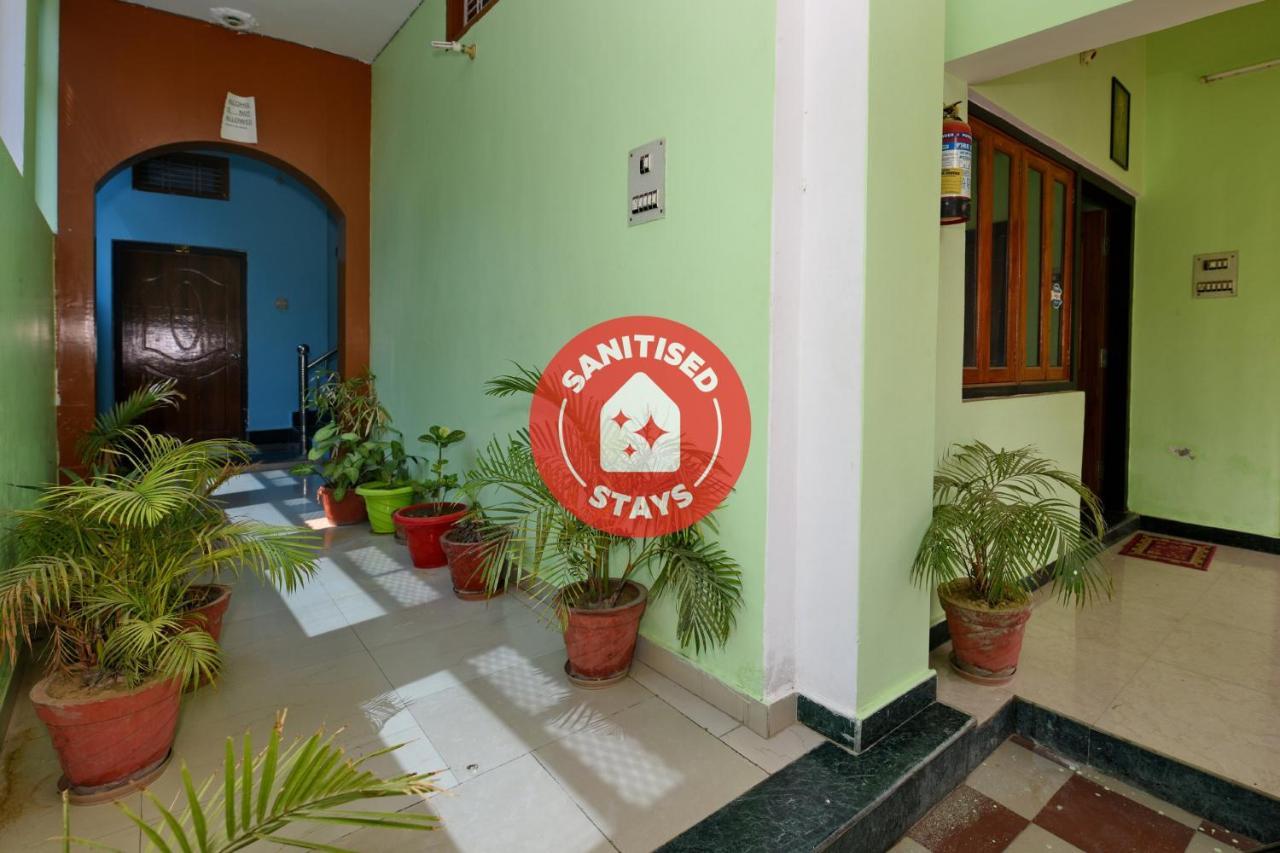 Oyo 4409 Hotel Chaitanya Inn Váránaszi Kültér fotó