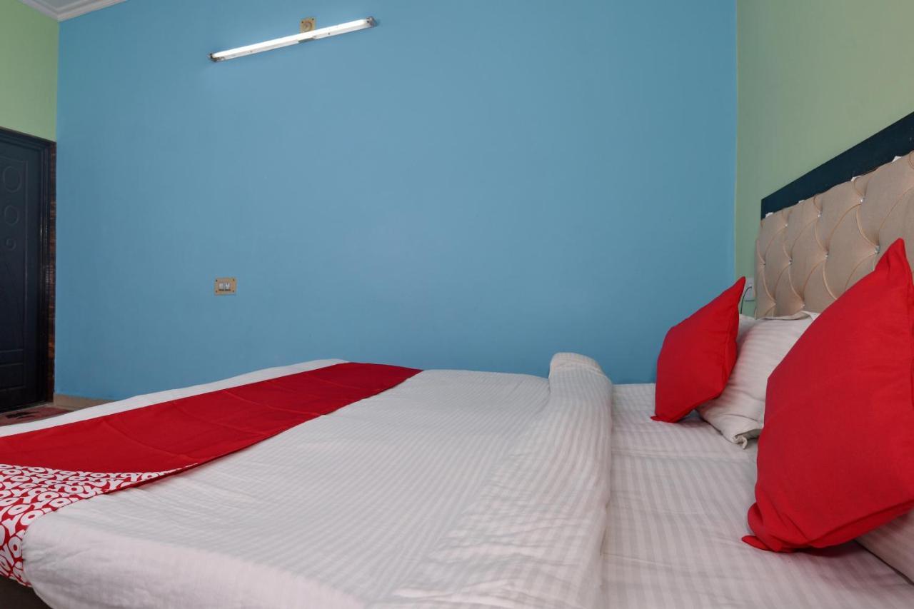 Oyo 4409 Hotel Chaitanya Inn Váránaszi Kültér fotó