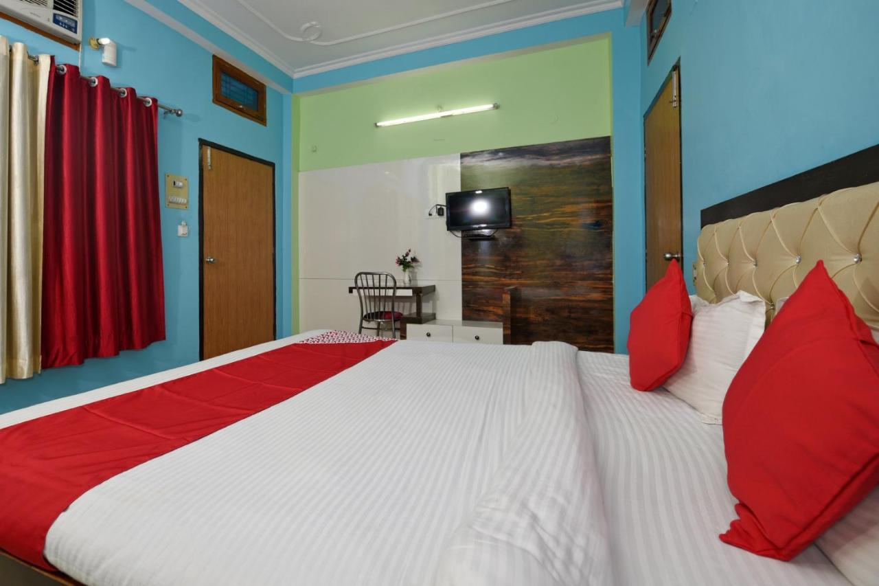 Oyo 4409 Hotel Chaitanya Inn Váránaszi Kültér fotó