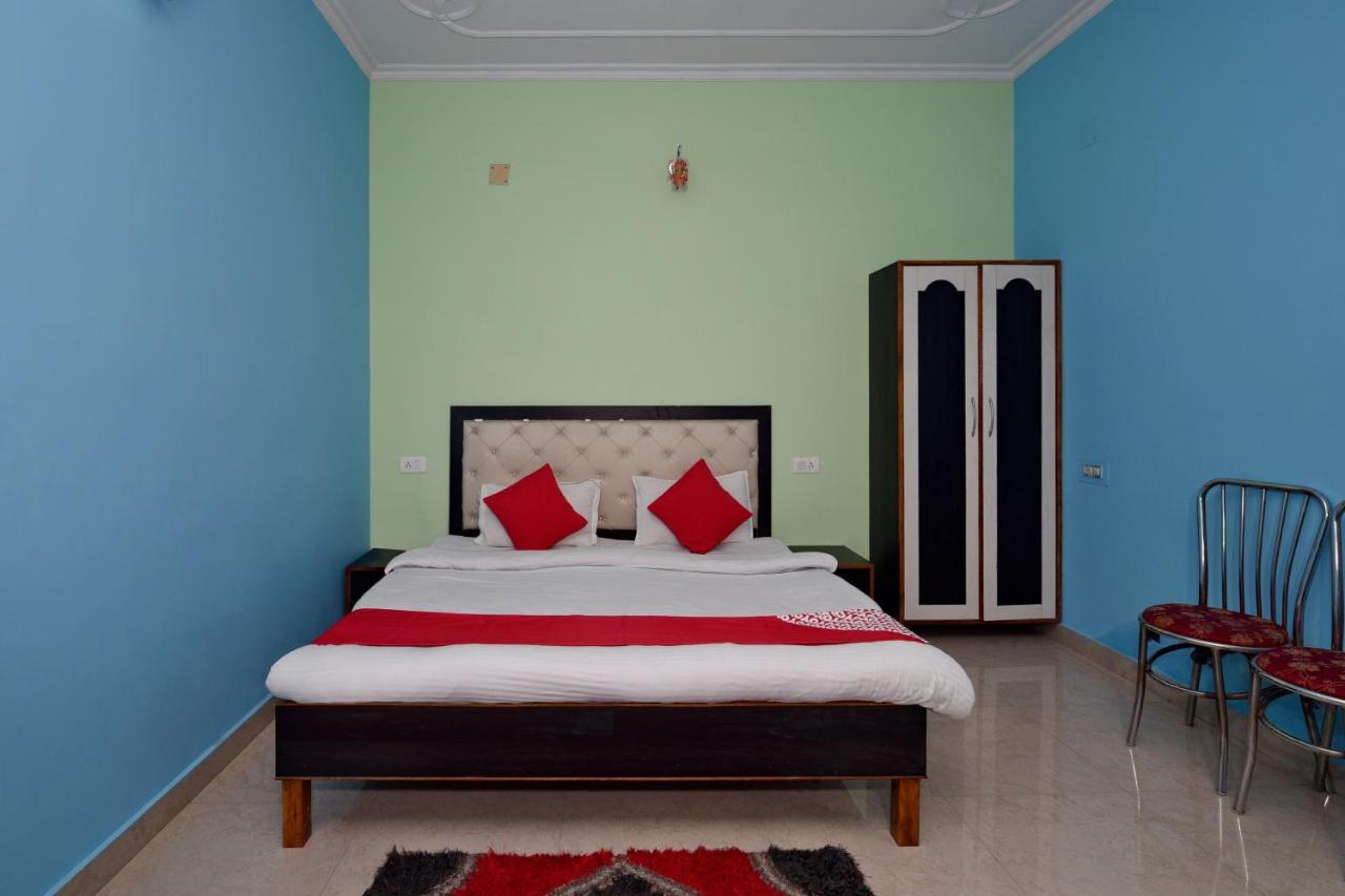 Oyo 4409 Hotel Chaitanya Inn Váránaszi Kültér fotó